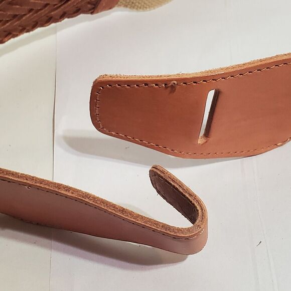 LINEA PELLE LEATHER BELT Medium 2 in wide Stretch back Modern Design No Buckle - Picture 2 of 5